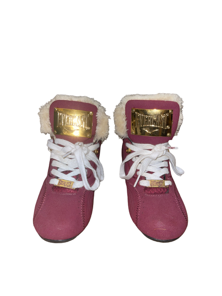 (Sz 6) Women’s Burgundy Everlast Fur Shoes