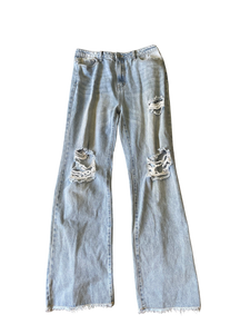 (31) Light Baggy Blue Distressed Jeans