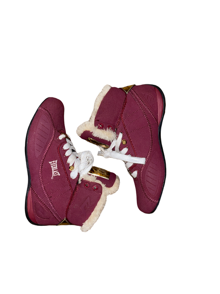 (Sz 6) Women’s Burgundy Everlast Fur Shoes