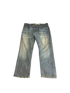 (38) Levi Denim Faded Jeans