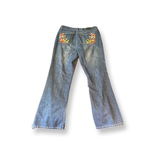 (12)Women’s Flower Bootcut Jean