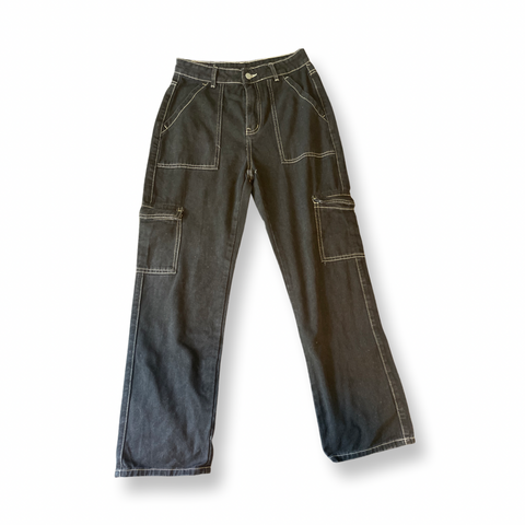 (32) Black Pocketed Jeans