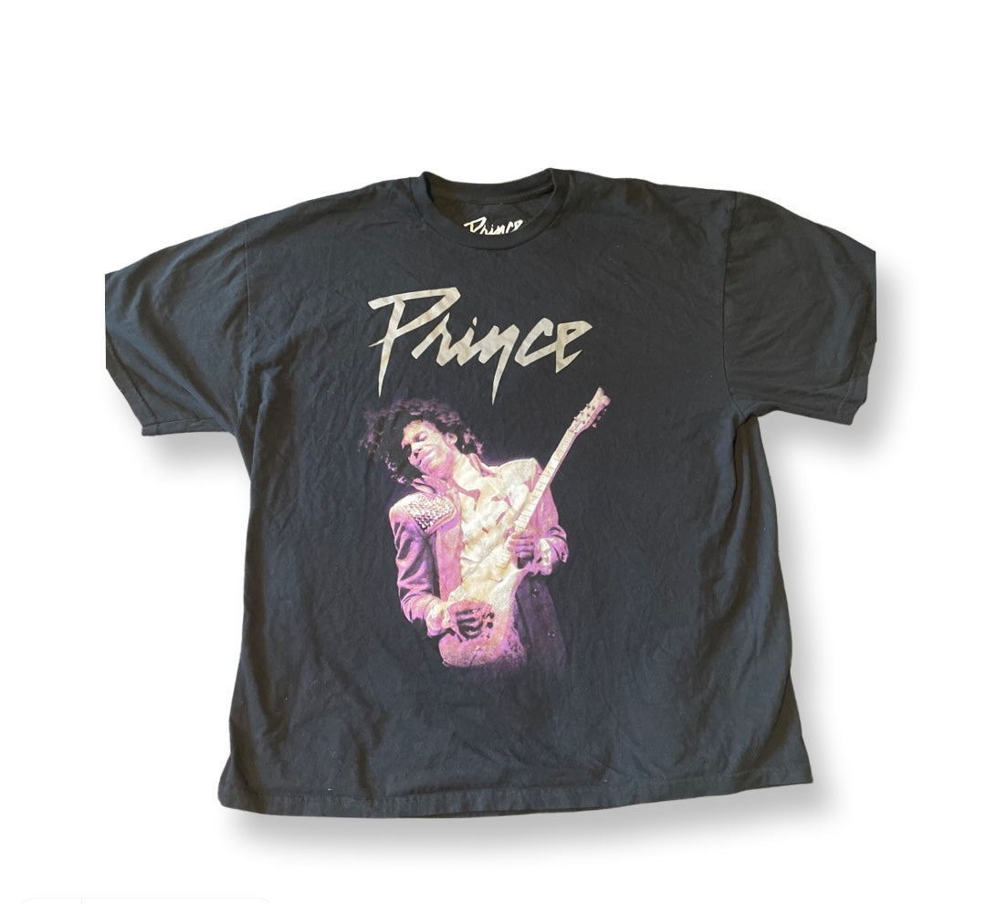 (XL) Graphic “Prince” Tee